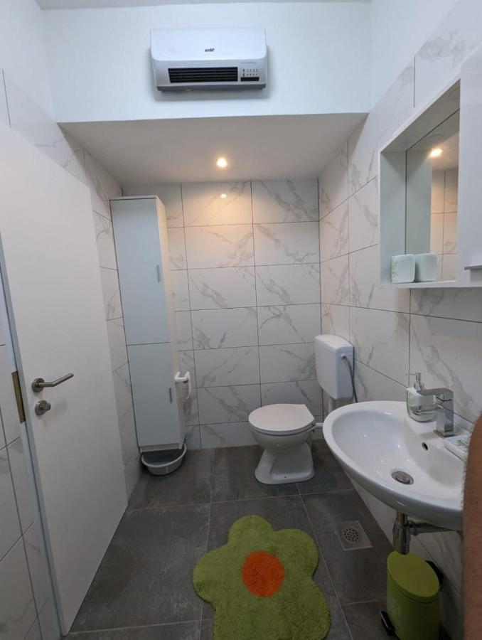 Apartman Bonaca Apartment ชิเบนิก ภายนอก รูปภาพ
